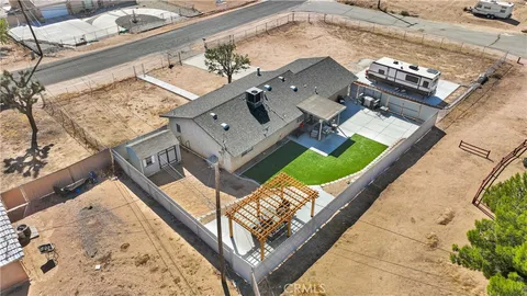 17590 Live Oak Street, Hesperia, CA 92345