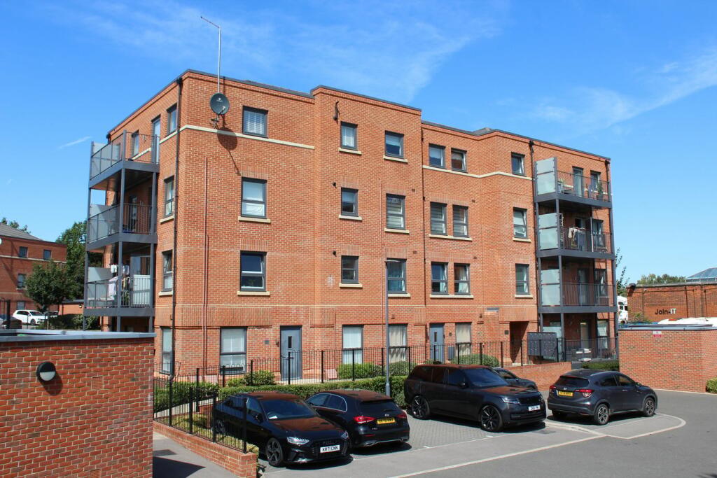 Bridge Road East, Welwyn Garden City, AL7