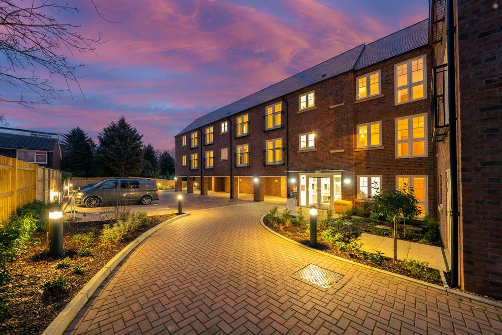Additional image 30 of Great North Road, Hatfield