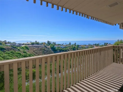 6526 Ocean Crest Drive Unit A204, Rancho Palos Verdes, CA 90275