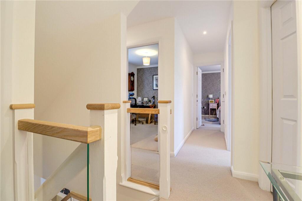 Additional image 17 of Hilltop Walk, Harpenden, Hertfordshire, AL5