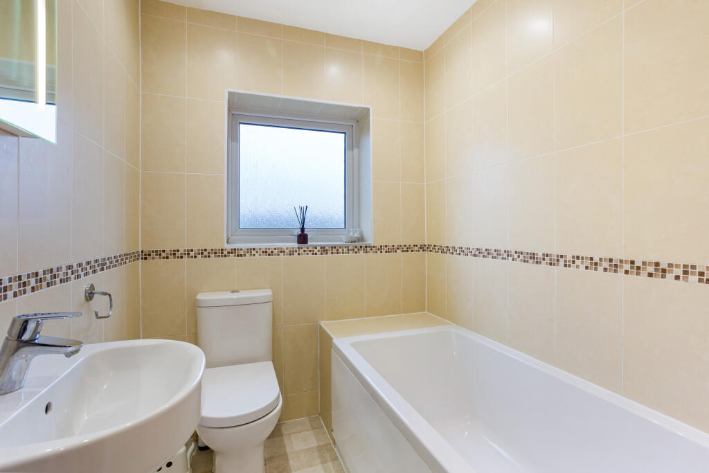 Additional image 9 of Manor Road, Wheathampstead, AL4