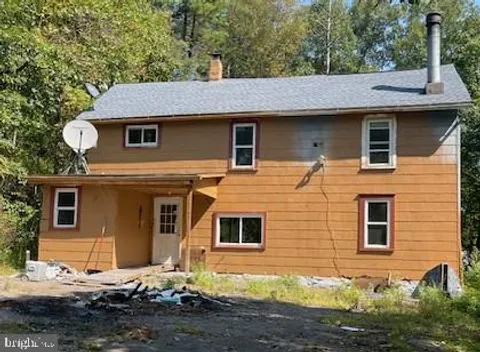 567 Sandy Valley Drive, Falls, PA 18615