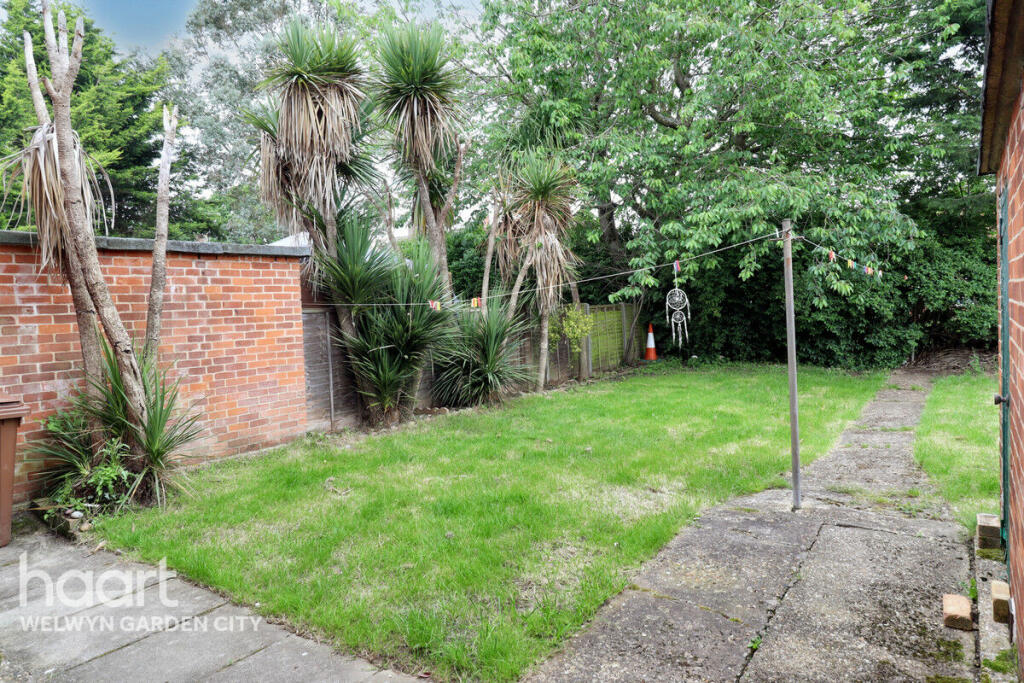Additional image 11 of Four Acres, Welwyn Garden City