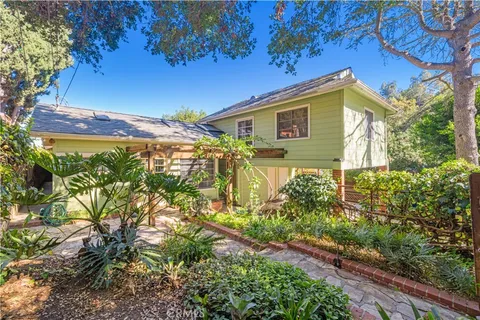 8917 Holly Place, Los Angeles, CA 90046