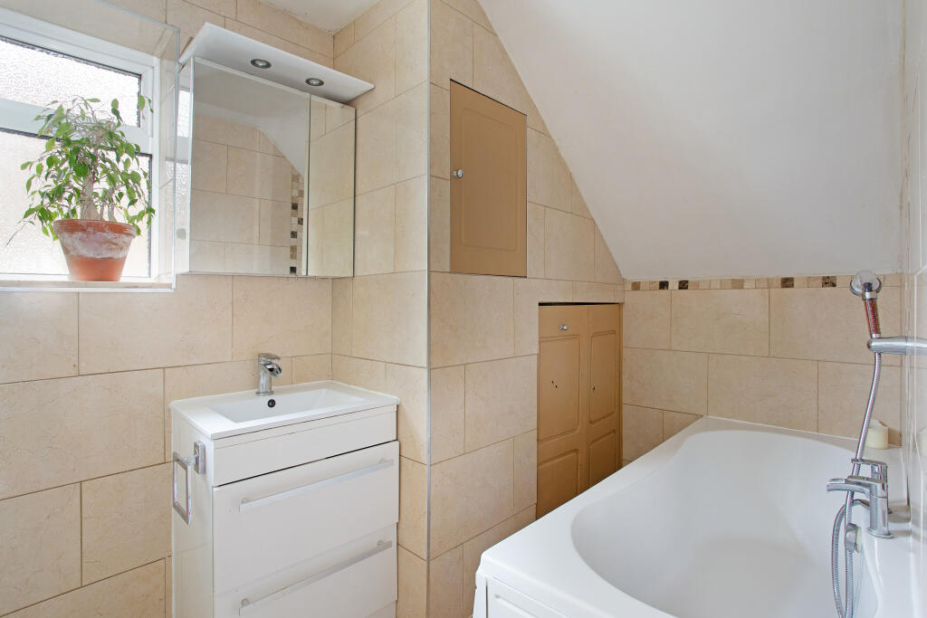 Additional image 10 of Farringford Close, St. Albans, AL2