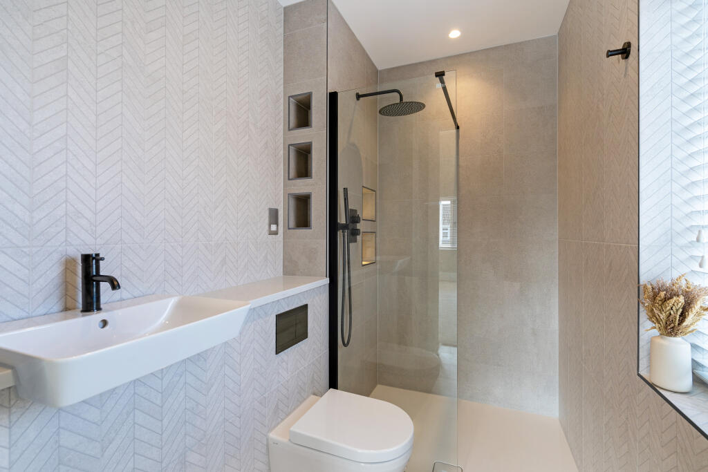 Additional image 15 of Tithe Barn Close, St. Albans, AL1