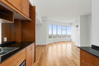 Additional image 3 of 4304-1 King St W