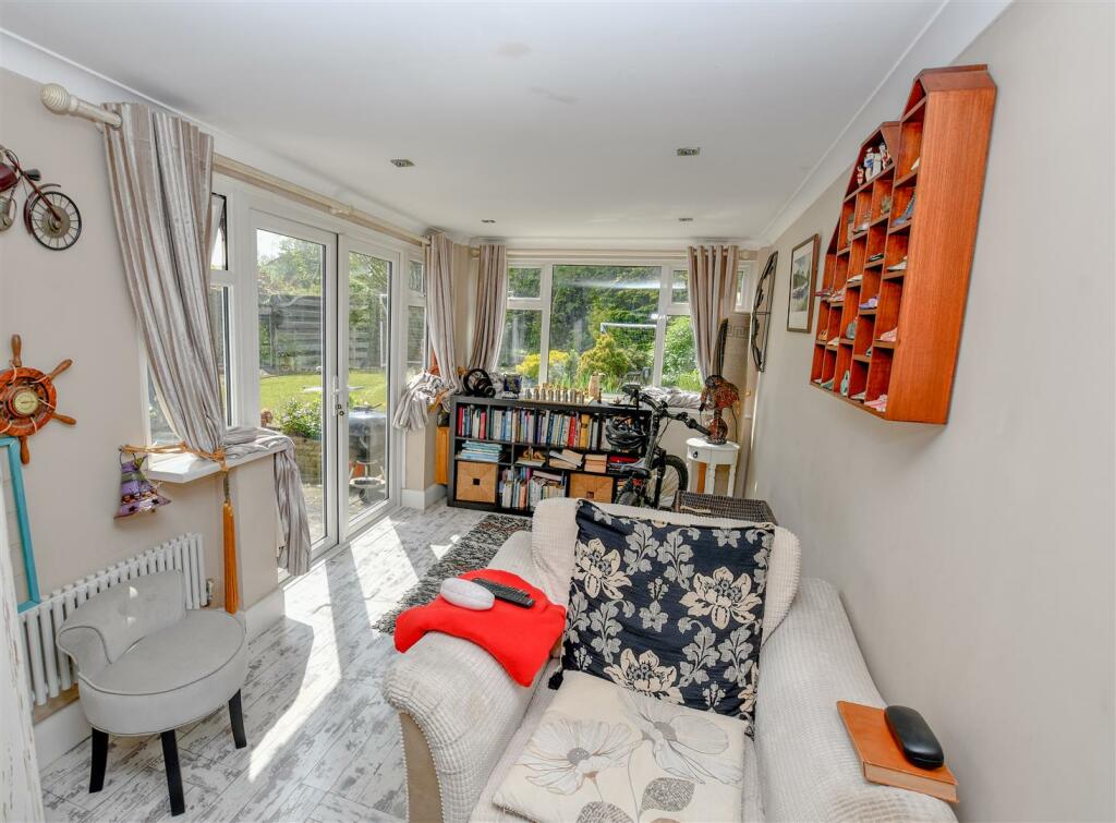Additional image 8 of Dell Rise, Park Street, St. Albans