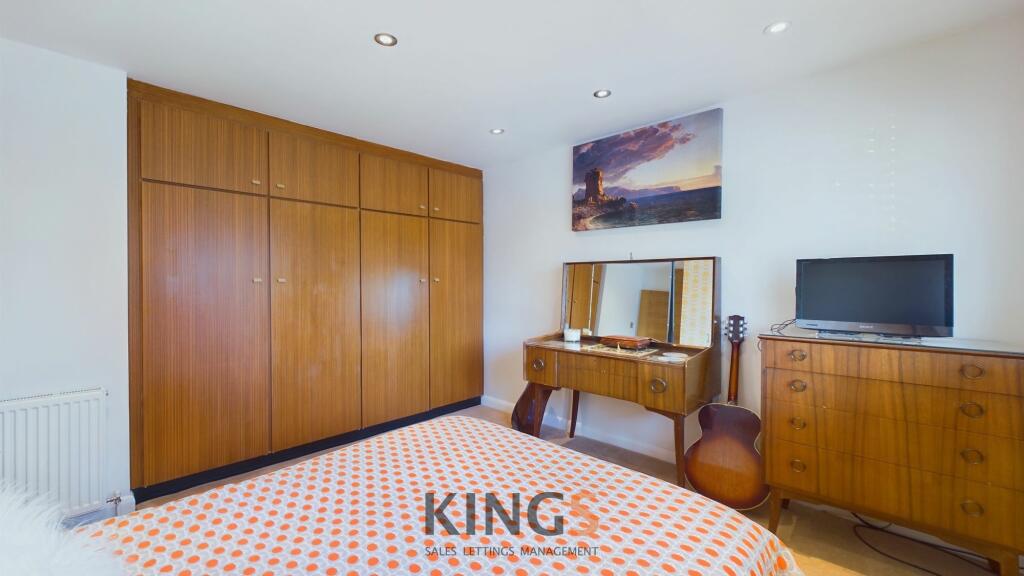 Additional image 17 of Peplins Way, Brookmans Park, AL9