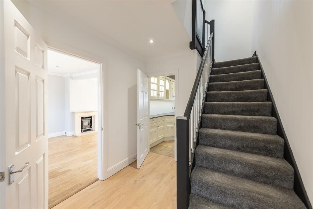 Additional image 6 of Pickford Hill, Harpenden