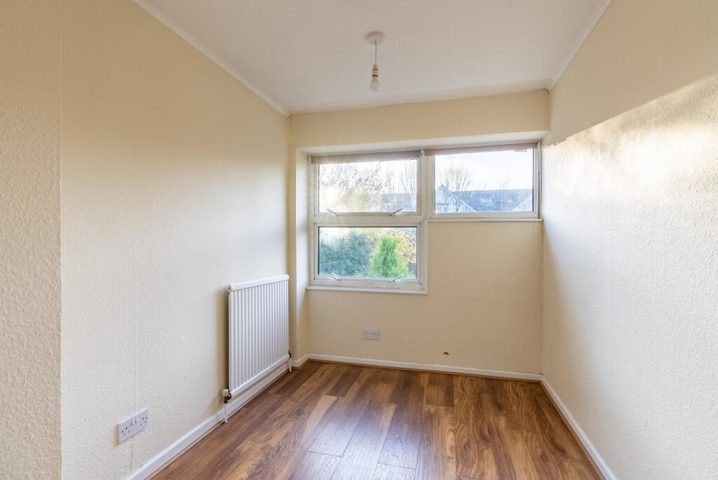 Additional image 9 of Willow Way, Harpenden, Herts, AL5