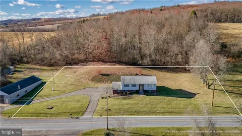 91 School Drive, New Ringgold, PA 17960