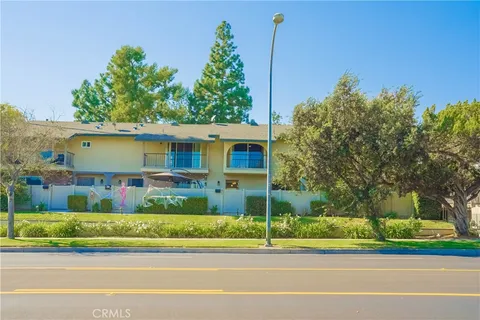 Primary image of 811 N Altadena Drive, Pasadena, CA 91107