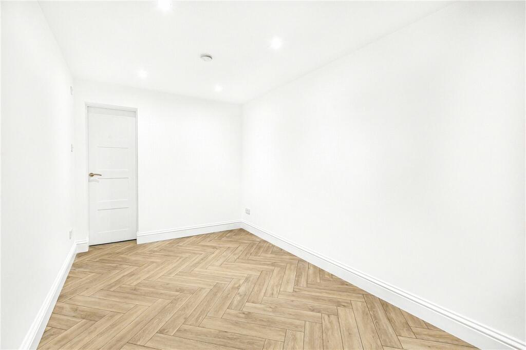 Additional image 23 of Parkway, Welwyn Garden City, Hertfordshire, AL8