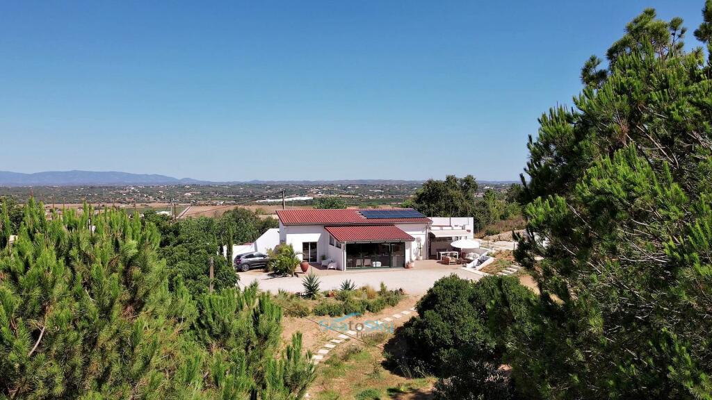 Primary image of Algarve, Porches, Portugal