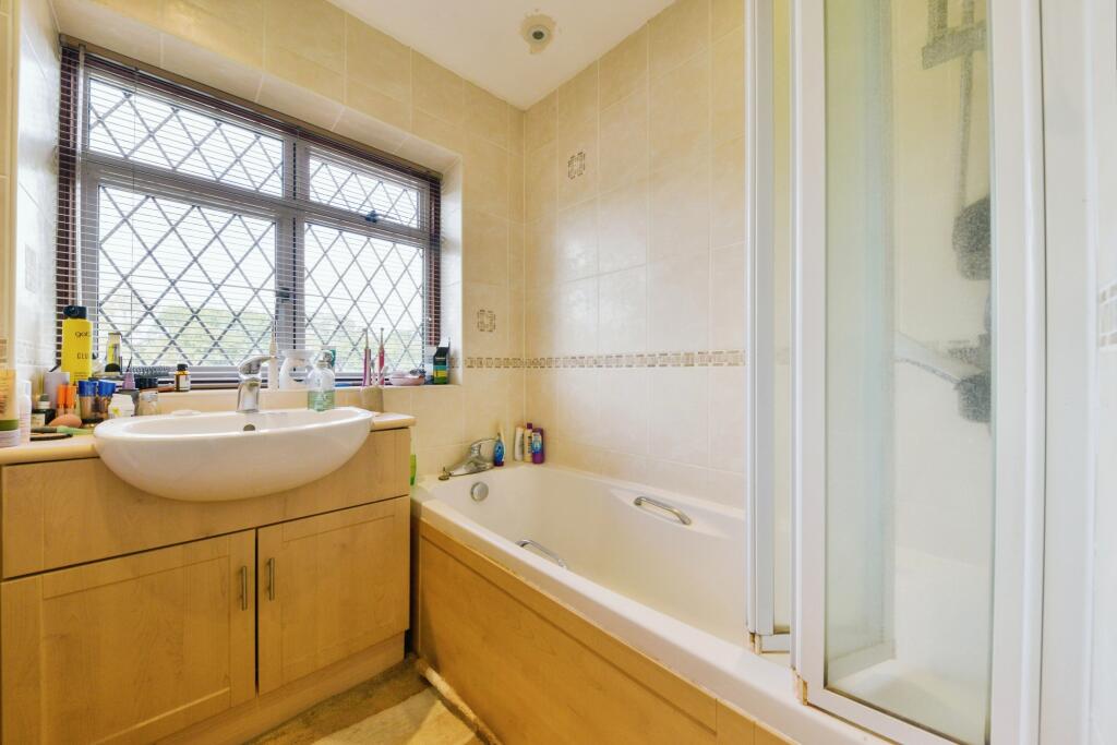 Additional image 9 of Orchard Drive, St. Albans, AL2