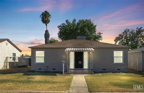 905 El Tejon Avenue, Bakersfield, CA 93308