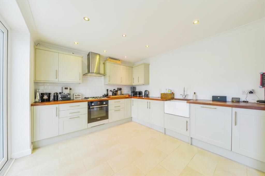 Additional image 5 of Woodhall Lane, WELWYN GARDEN CITY
