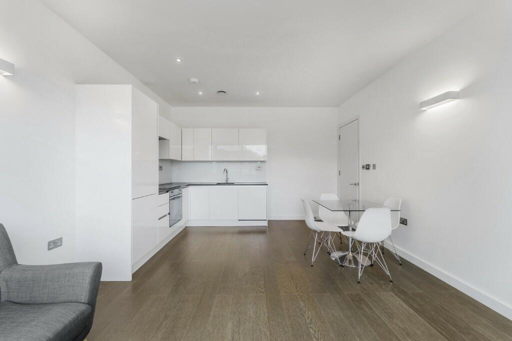 Additional image 4 of Everard Close, St. Albans, Hertfordshire, AL1