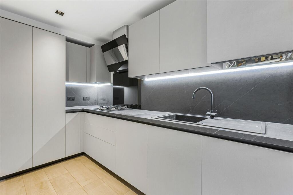 Additional image 24 of Brookmans Avenue, Brookmans Park, Hertfordshire, AL9