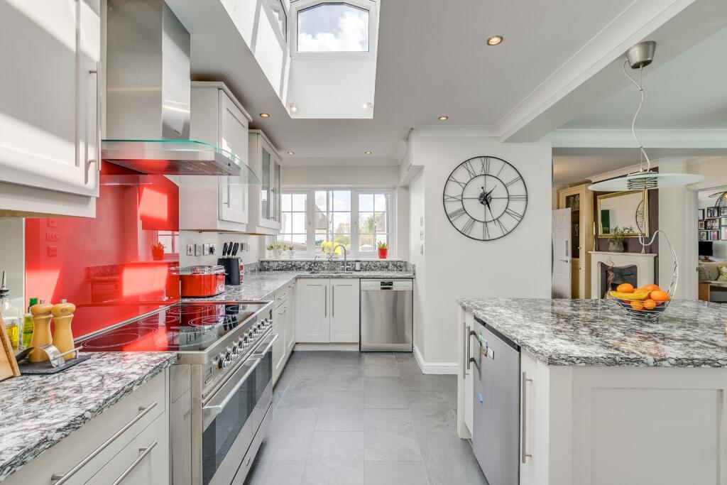 Additional image 10 of Dellcott Close, West Side, Welwyn Garden City, Hertfordshire, AL8