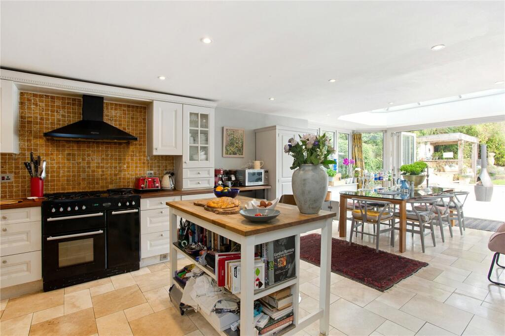 Additional image 17 of Meadow Walk, Harpenden, Hertfordshire, AL5