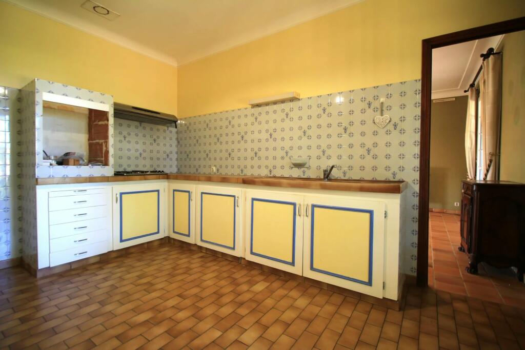 Additional image 3 of Aquitaine, Lot-et-Garonne, Villeneuve-sur-Lot, France