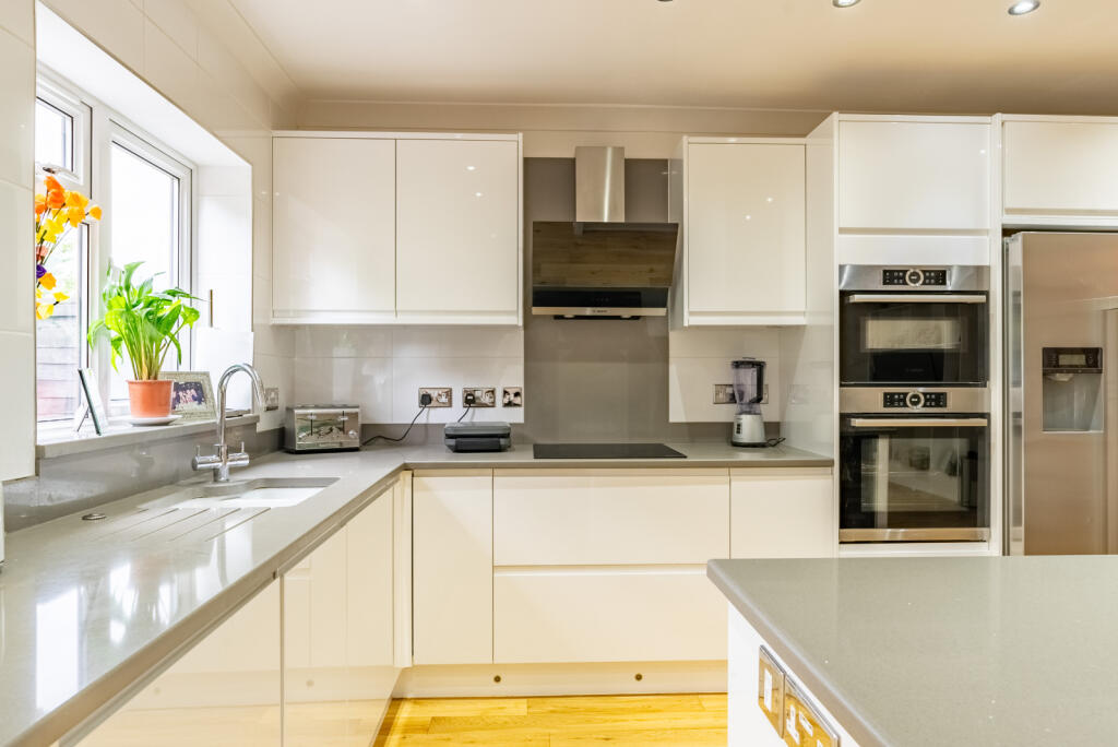 Additional image 5 of Mount Drive, Park Street, St. Albans, Hertfordshire, AL2