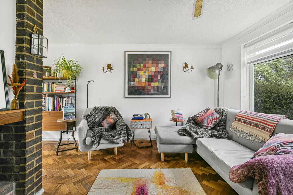 Additional image 2 of Falcon Close, Hatfield