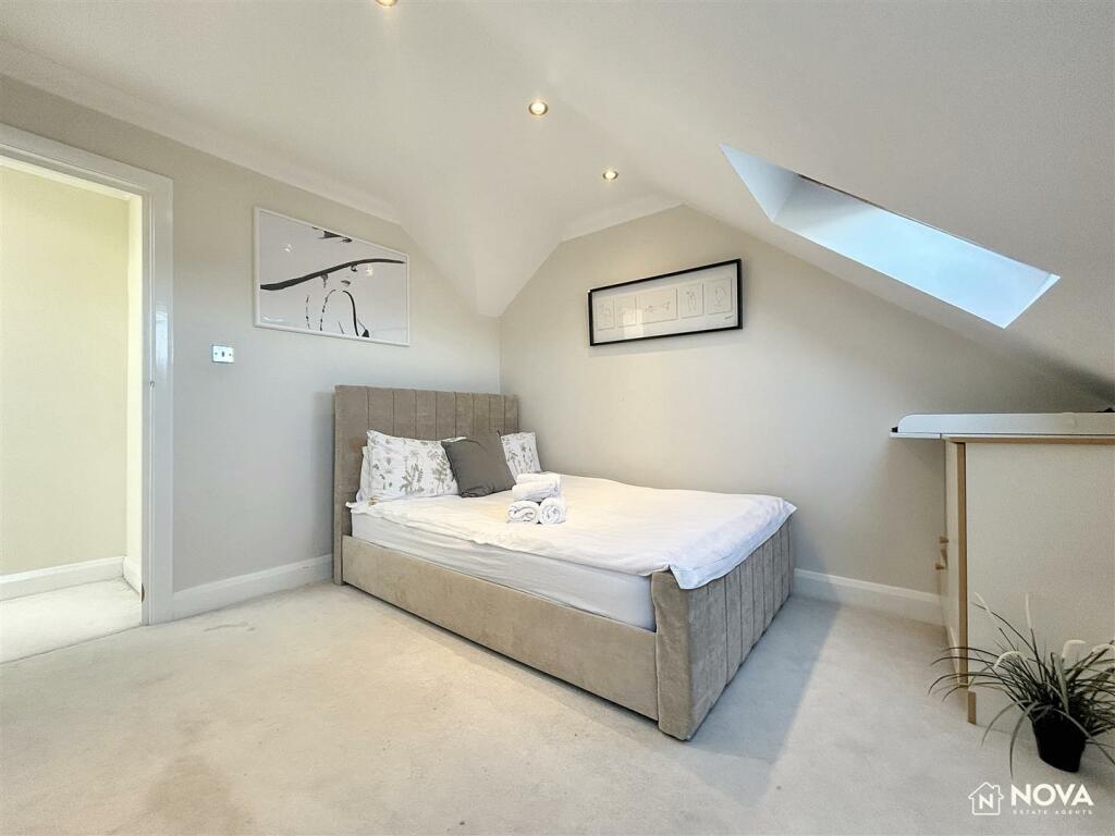 Additional image 34 of Ridge Avenue, Harpenden