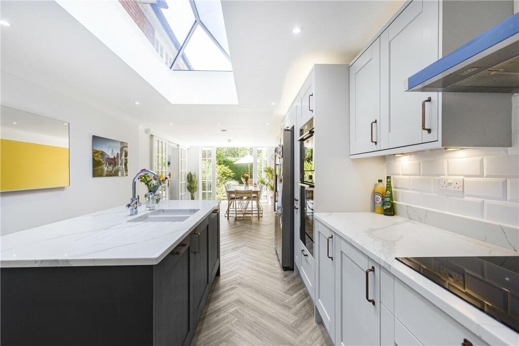 Additional image 3 of Parkway, Welwyn Garden City, Hertfordshire, AL8