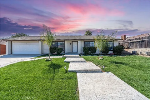 852 S Glenwood Avenue, Rialto, CA 92376