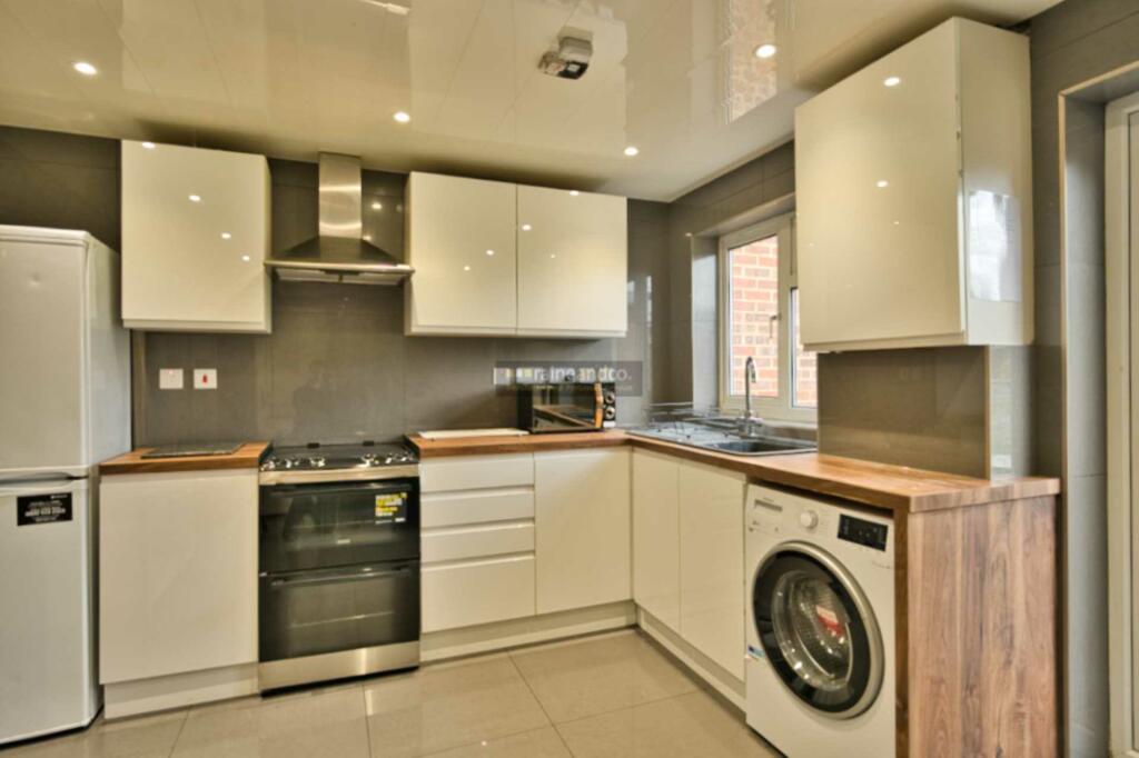 Additional image 4 of Oak Grove, Hatfield