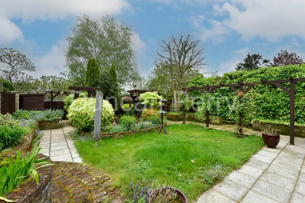 Additional image 15 of Skimpans Close, Welham Green