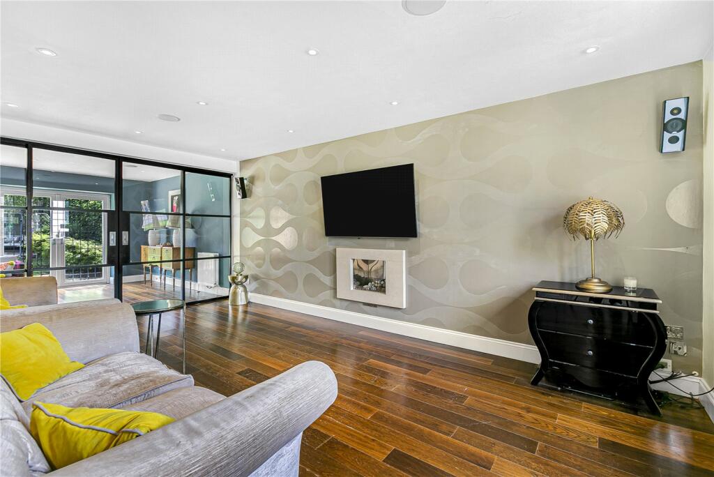 Additional image 4 of Mymms Drive, Brookmans Park, Hertfordshire, AL9