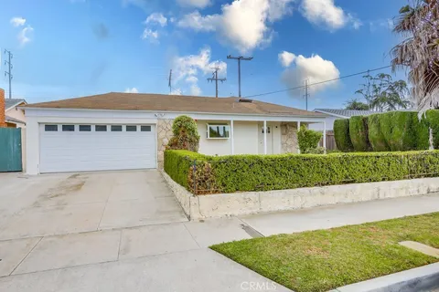 8452 Arnett Drive, Huntington Beach, CA 92647