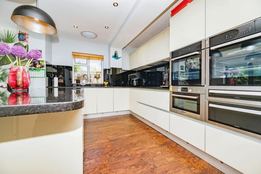 Additional image 10 of Selwyn Crescent, Hatfield