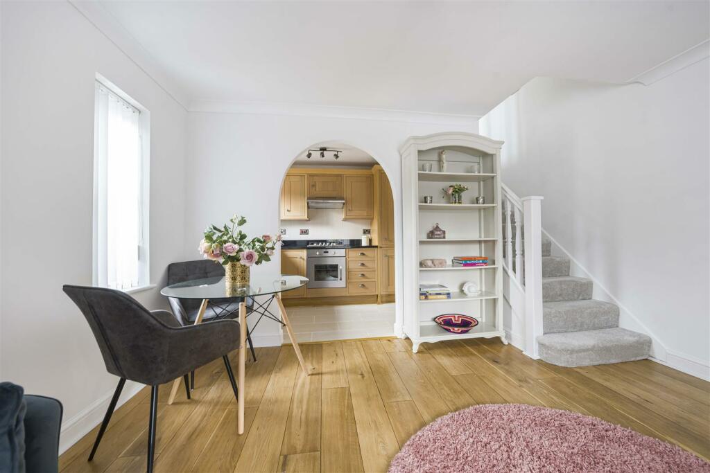 Additional image 4 of Woodlands, Park Street, St. Albans