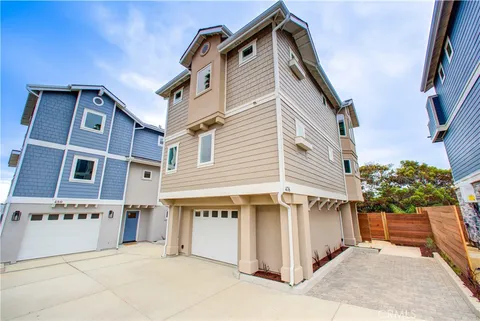 476 Hinds Avenue, Pismo Beach, CA 93449
