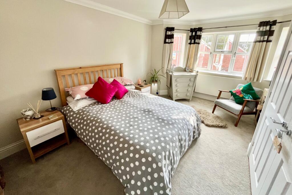 Additional image 8 of Bluebell Close, Park Street, St. Albans, Hertfordshire, AL2