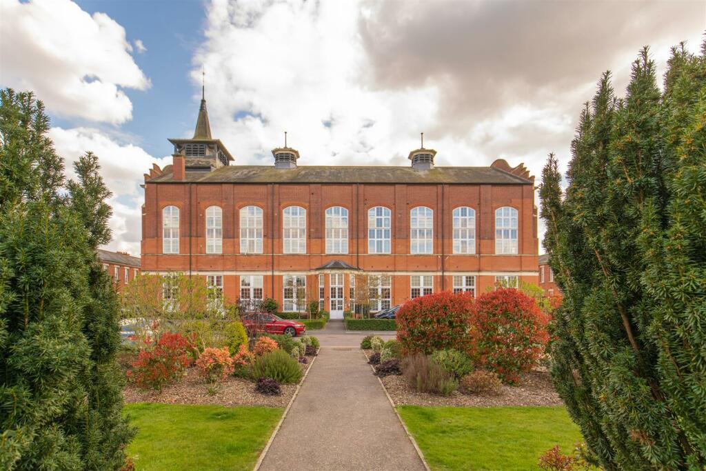 Additional image 11 of West Hall, Beningfield Drive, Napsbury Park, St Albans