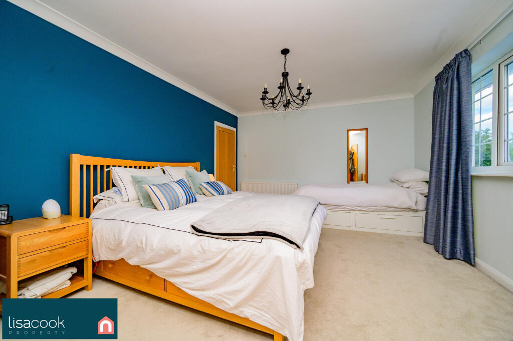 Additional image 16 of Park Street Lane, St Albans, AL2