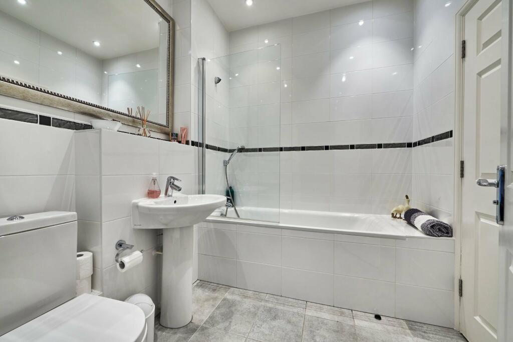 Additional image 15 of Boyes Crescent, Napsbury Park, St. Albans, Hertfordshire, AL2