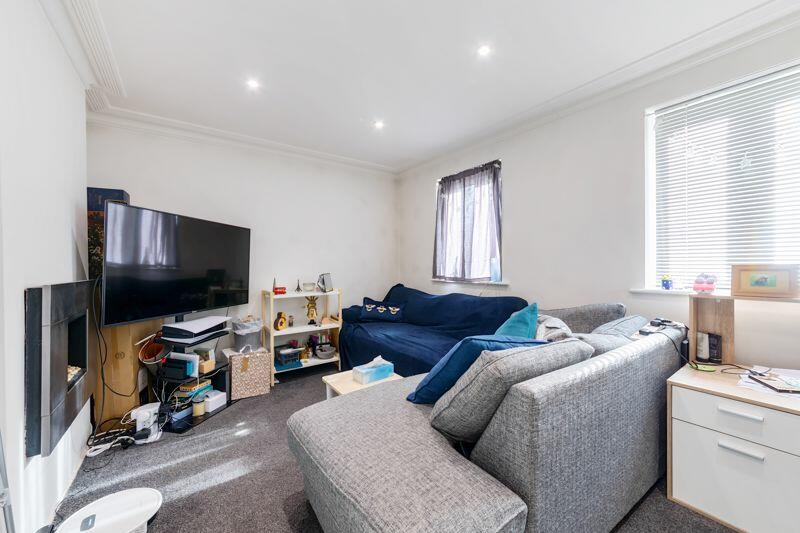 Additional image 7 of Walsingham Close, Hatfield