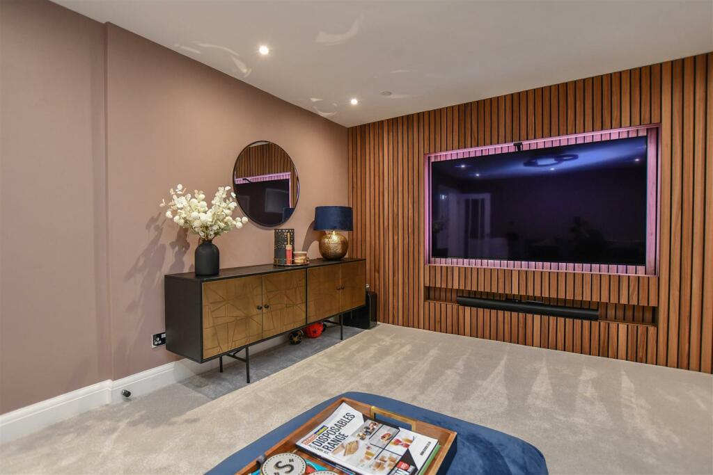 Additional image 24 of Boyes Crescent, Napsbury Park, St Albans