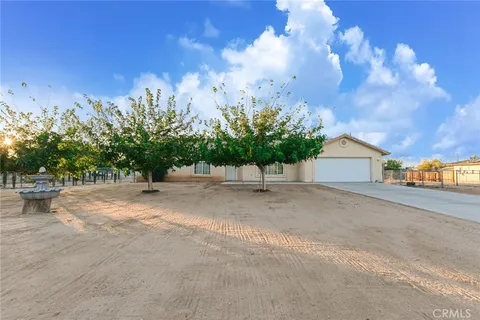 11860 Morning Star Road, Apple Valley, CA 92308
