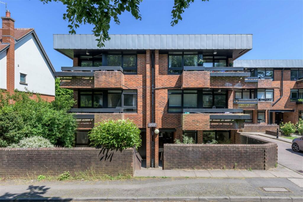 Additional image 20 of Potential to convert to a two bedroom apartment