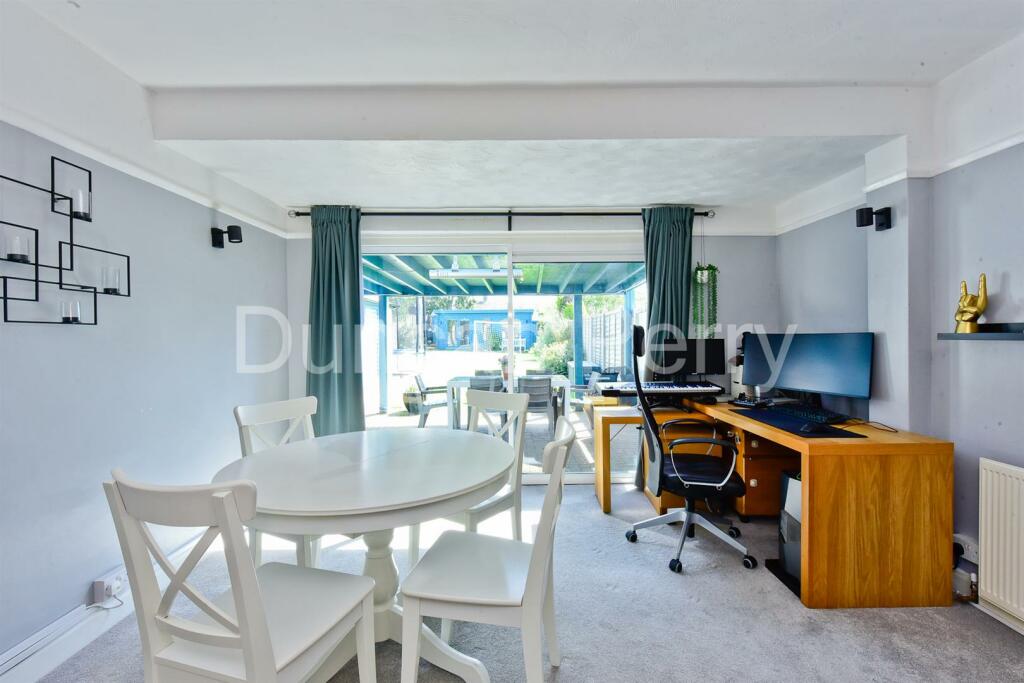 Additional image 4 of Oaklands Avenue, Brookmans Park