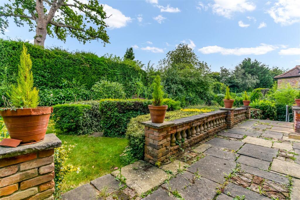 Additional image 13 of Great North Road, Brookmans Park